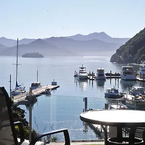 https://picton-waterfront-luxury-apartments.wellingtonnzhotels.com