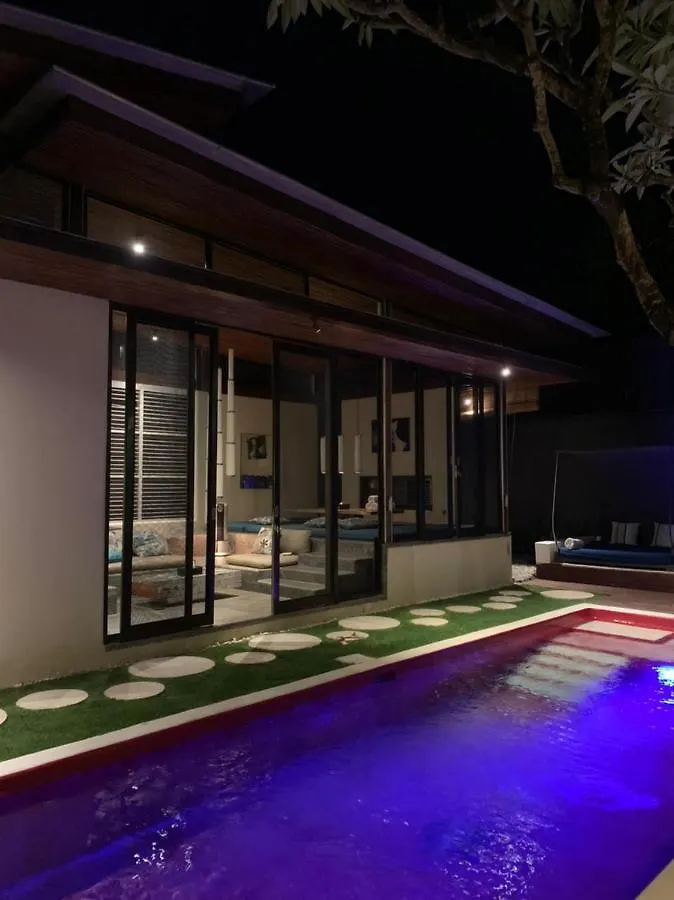 Kiss Bali Villas Seminyak  Seminyak (Bali)